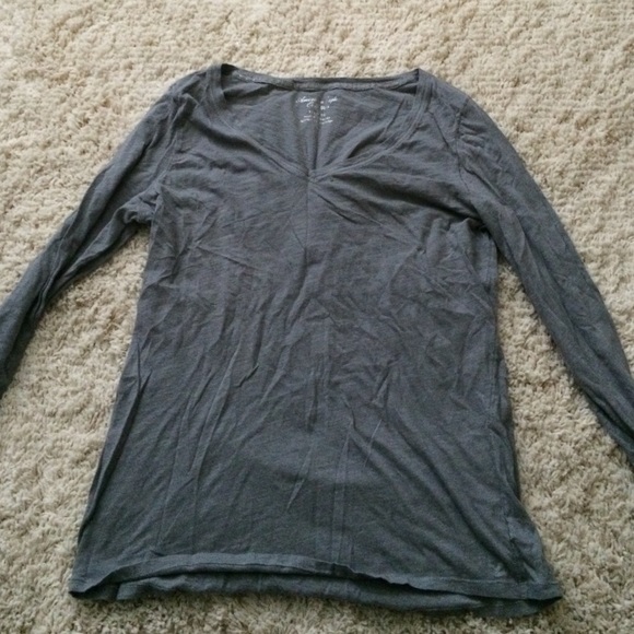 Grey American eagle long sleeve v neck