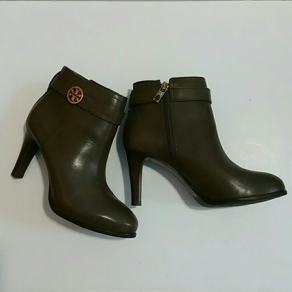Tory Burch Bristol Booties in dark brown - Picture 3 of 4