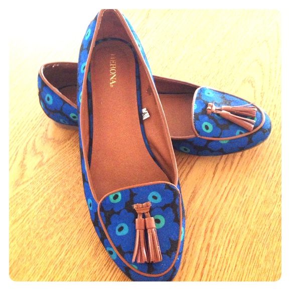 Merona flat with tan faux leather tassels