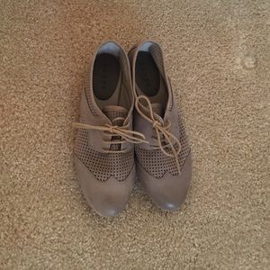 Classic Hinge oxfords