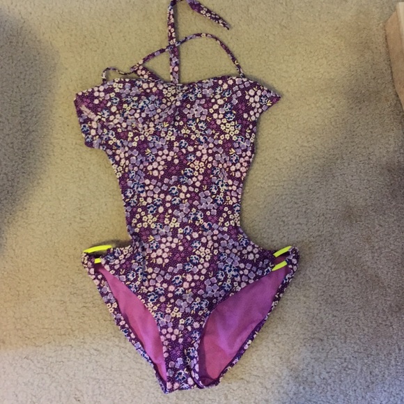 One piece bathing suit