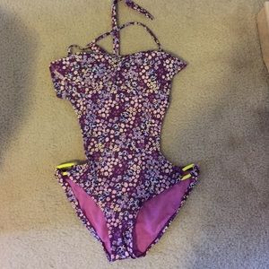 One piece bathing suit