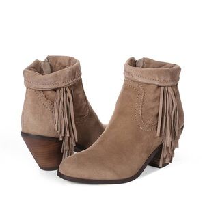 Sam Edelman booties! 🎉