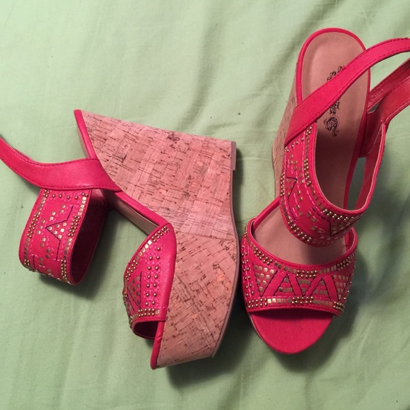 New - Picture 2 of 4