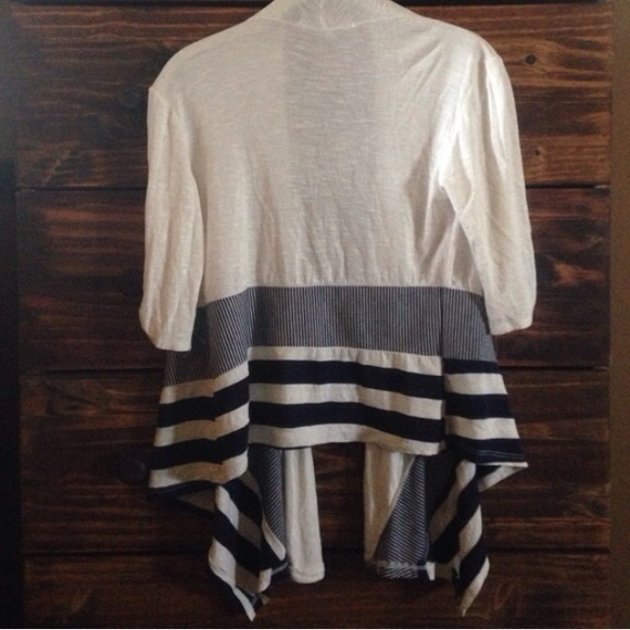 🌿Striped Drape-Front Cardigan - Picture 3 of 4