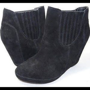 BP black booties! 💋