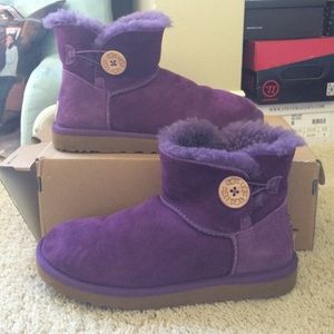 Brand New Short Purple Uggs!!