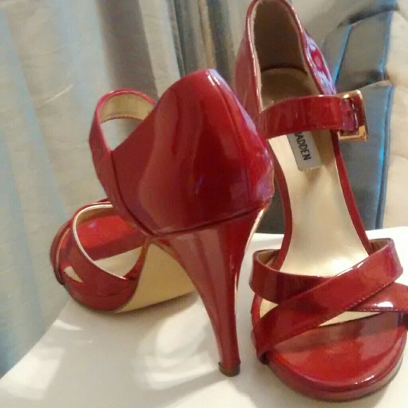 Nwot Hot red, Steve Madden heels