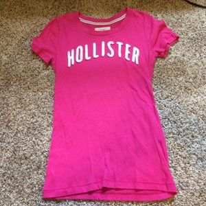 Hollister logo tee