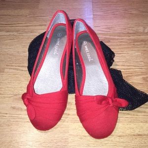 Brand new Rue21 Cute Red Bow Flats ❤️ size 9