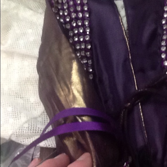 Greek goddess in deep bejeweled purple silk. NWT - Picture 6 of 6