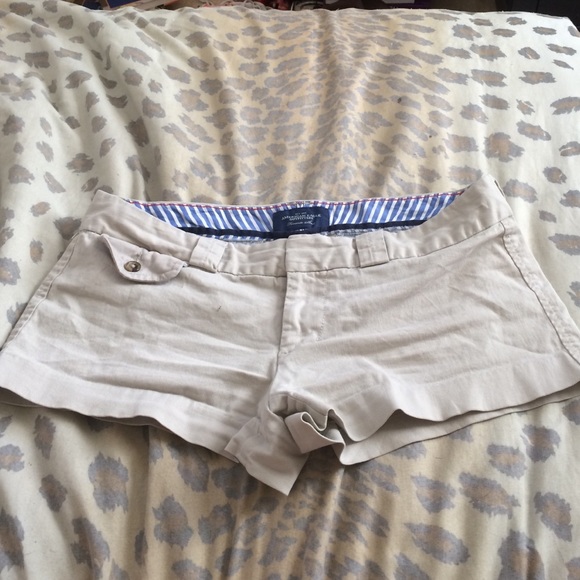AE tan khaki shorts