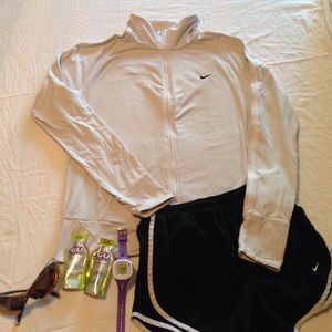 Nike FITDRY long sleeve zip running jacket