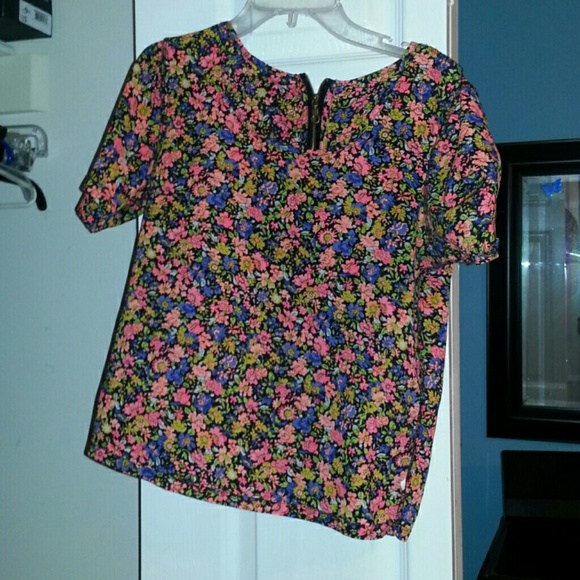 Floral shirt - Picture 1 of 1