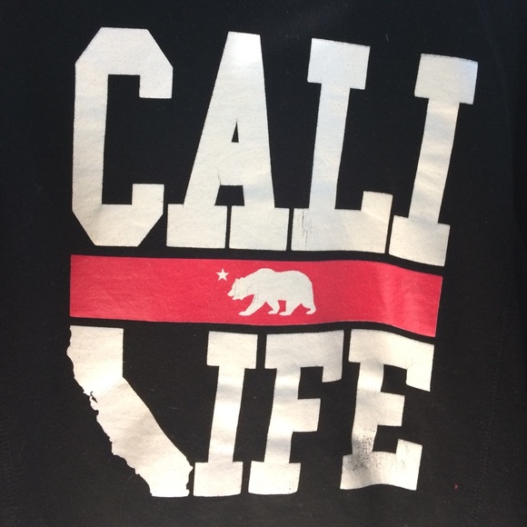 'Cali Life" Black Sweatshirt - Picture 1 of 2