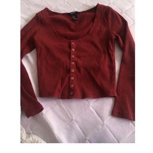Cute burgundy vneck crop top💗