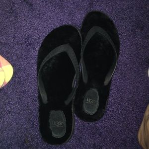 Black Fuzzy Ugg Flip flops