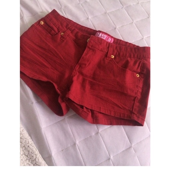 Cute red shorts🍒