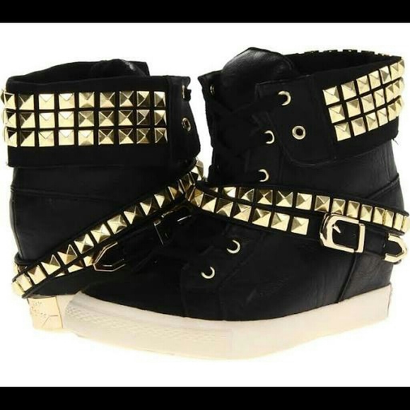 Betsey Johnson sneaker wedges