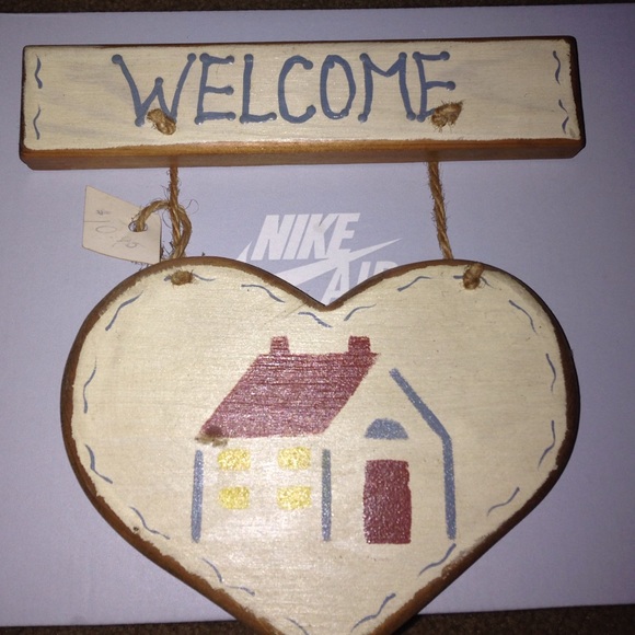 WELCOME HOME (HOME MADE WOODEN SIGN)