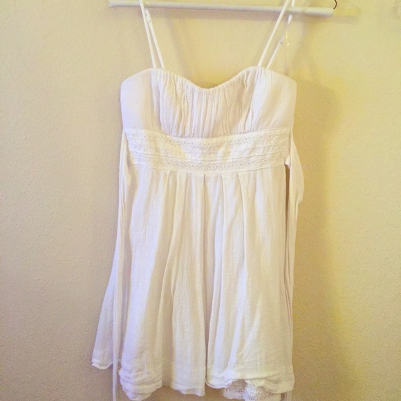 🔴SUNDAY SALE🔴White dress with crochet hem detail