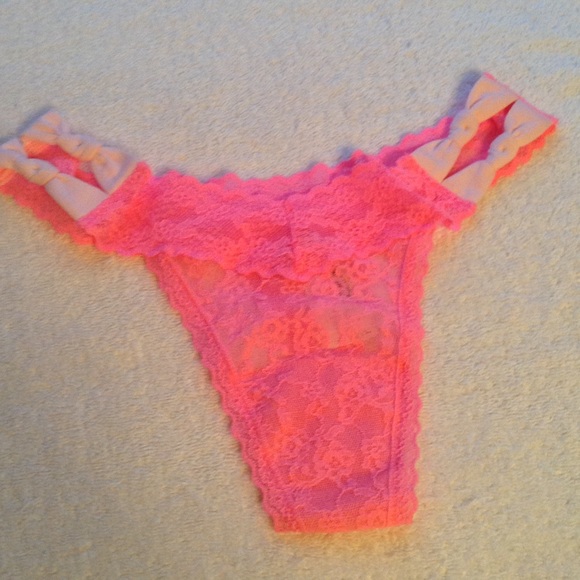 VS Pink Thong Panty
