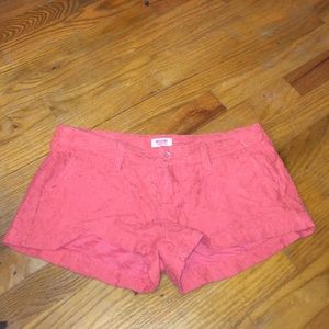 PEACHY SHORTS WITH FLORAL LACE