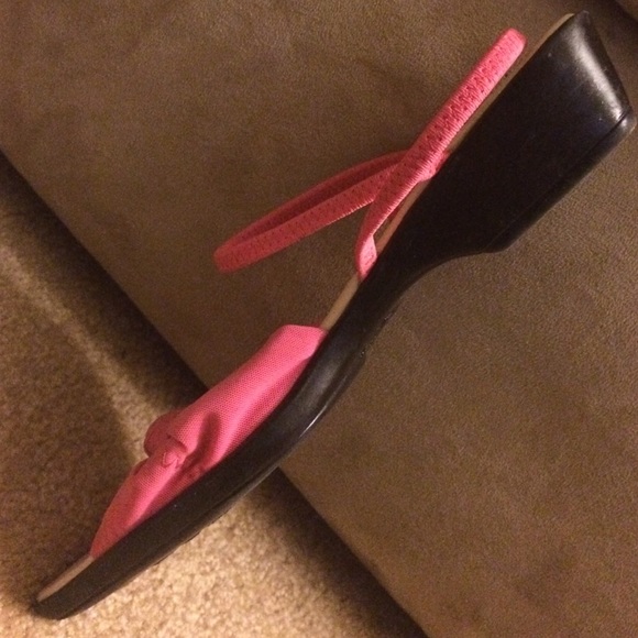 Pink sandal - Picture 3 of 4