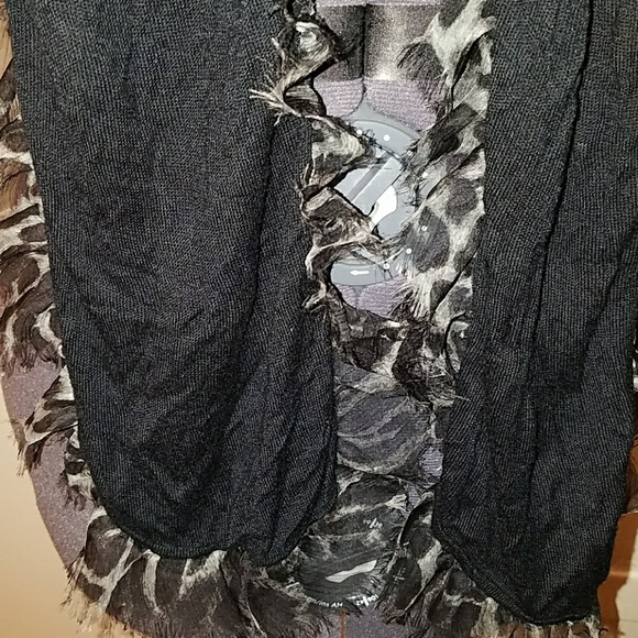 Leopard trim scarf. NWOT. - Picture 4 of 4