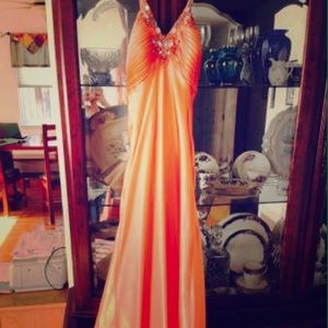 Morgan & Co orange formal/prom dress