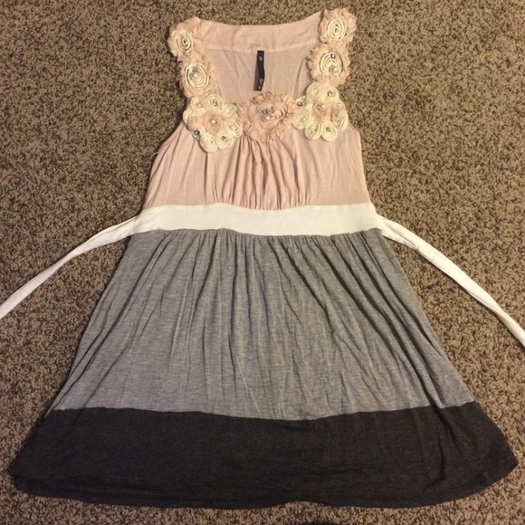 Cute flowy shirt