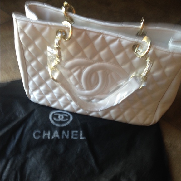 Designer inspired💙💙💙 white handbag