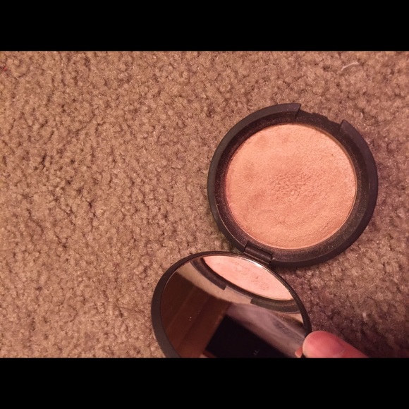 Becca shimmering skin perfecter in Opal