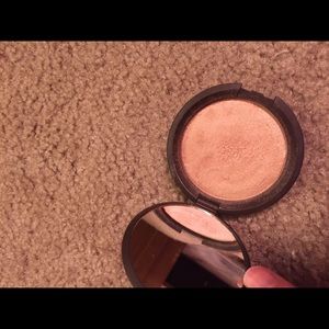 Becca shimmering skin perfecter in Opal