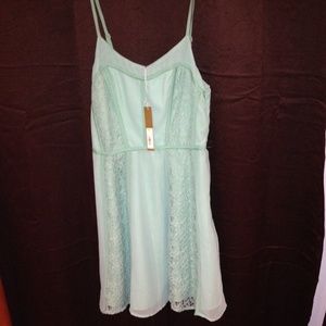👗Mint Green Lace & Chiffon dress*
