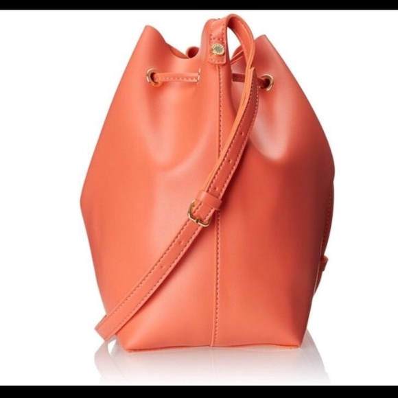 🚫SOLD🚫Steve Madden bucket tote - Picture 2 of 4