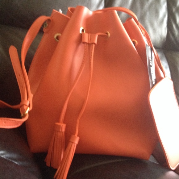 🚫SOLD🚫Steve Madden bucket tote - Picture 3 of 4