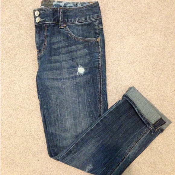 Express boyfriend capris