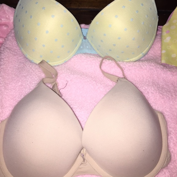 VS bras - Picture 2 of 4