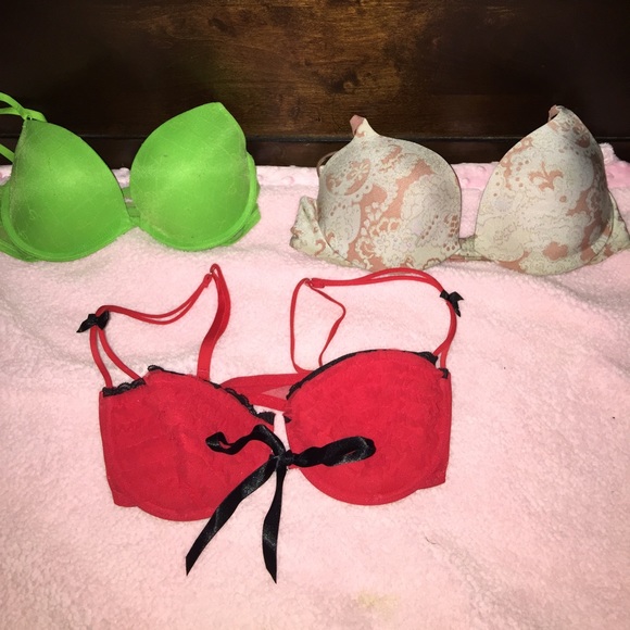 VS bras - Picture 3 of 4