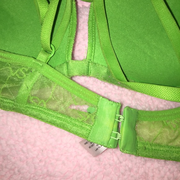 VS bras - Picture 4 of 4