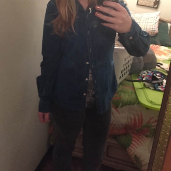 ⚠️SOLD⚠️Dark teal button up shirt - Picture 2 of 3