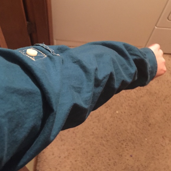 ⚠️SOLD⚠️Dark teal button up shirt - Picture 3 of 3