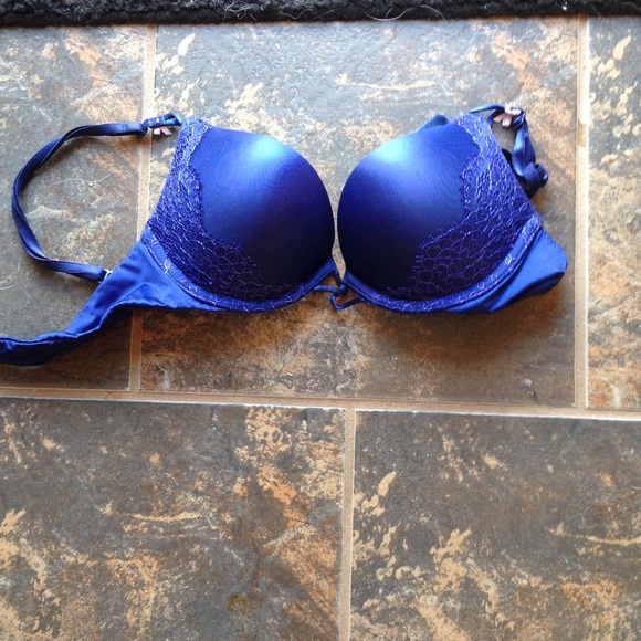 NWOT VS bombshell bra