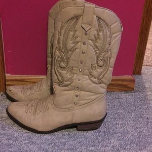 Coconut cowboy boots