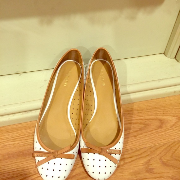 Coach flats