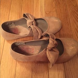 Big Buddha gold flat