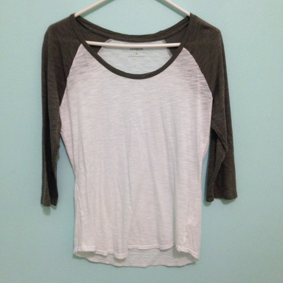 Sold in bundle ❌ Baseball tee