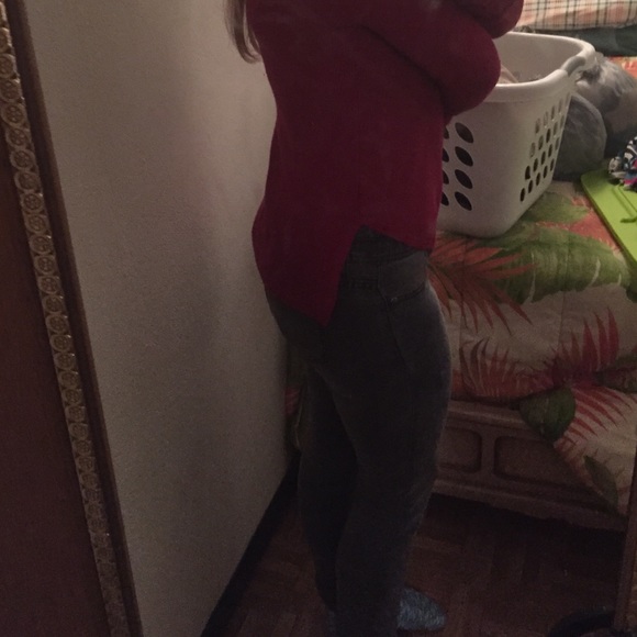 ⚠️SOLD⚠️Red sweater - Picture 2 of 3