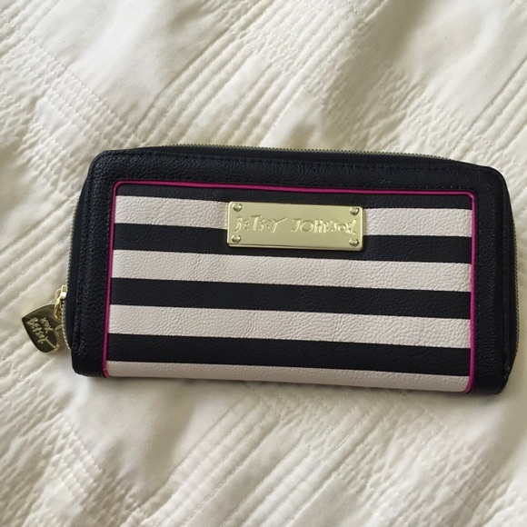 Betsy Johnson zip around wallet